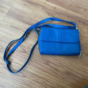 thirty one Jewell Tons of Funds Crossbody Purse in Cobalt Blue Pebble